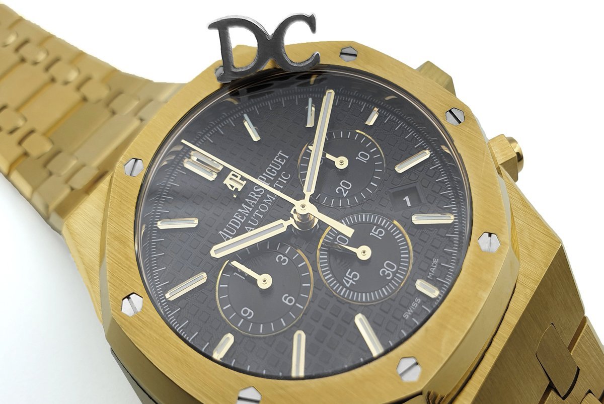 Royal Oak Self-Winding Chronograph White Dial in Yellow Gold - Image 3