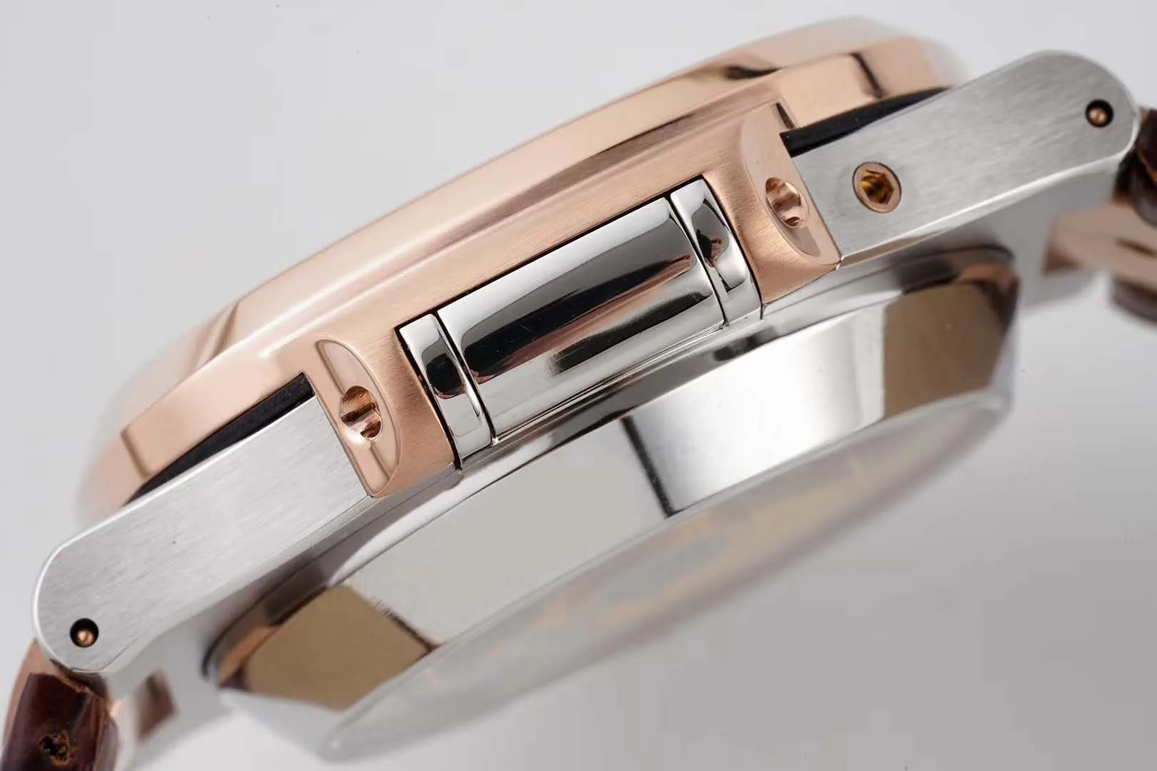 Nautilus Chronograph 5980/1AR en acier et or rose sur bracelet en cuir marron – Image 6