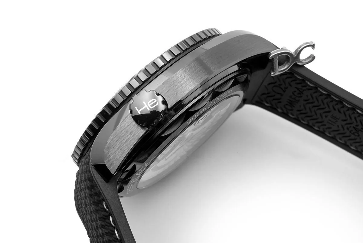 Seamaster Planet Ocean GMT “Deep Black” cerámica totalmente negra - Imagen 3