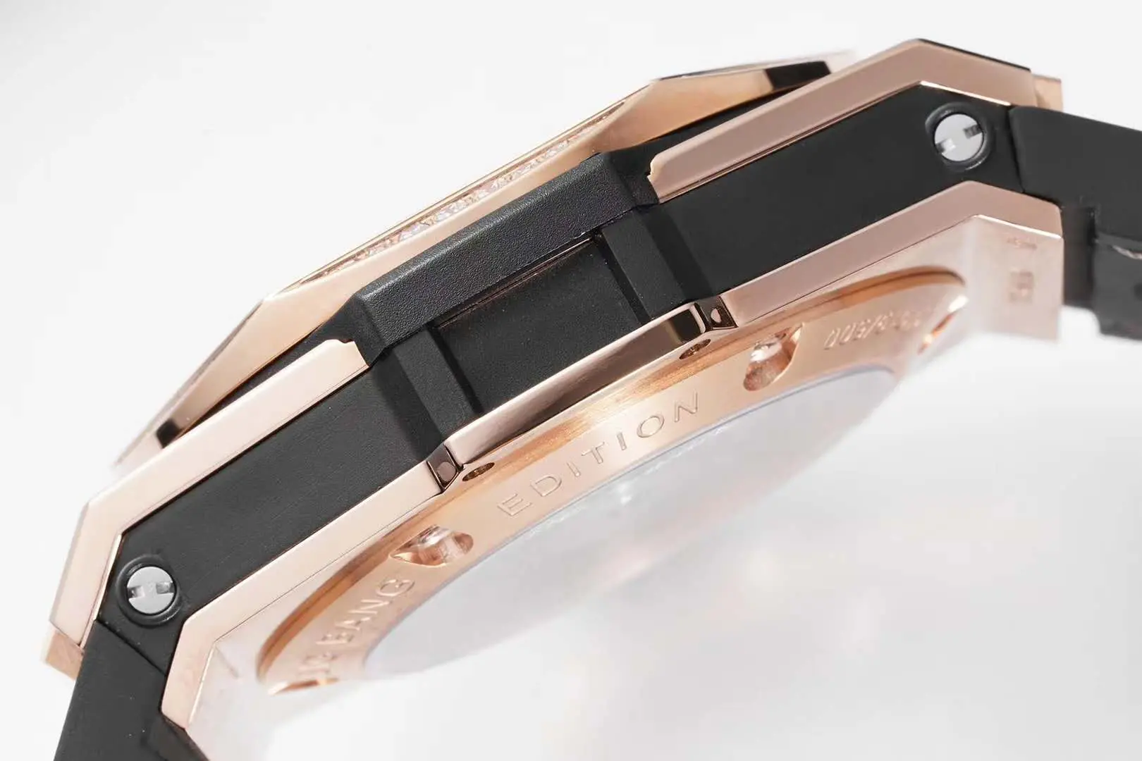 Big Bang Unico Sang Bleu en or rose sur bracelet en cuir marron – Image 8