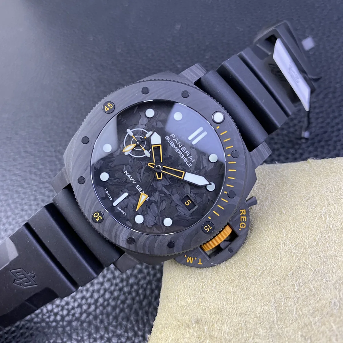 PAM1324 Submersible GMT Carbotech™ Navy Seals 44mm - Imagen 3