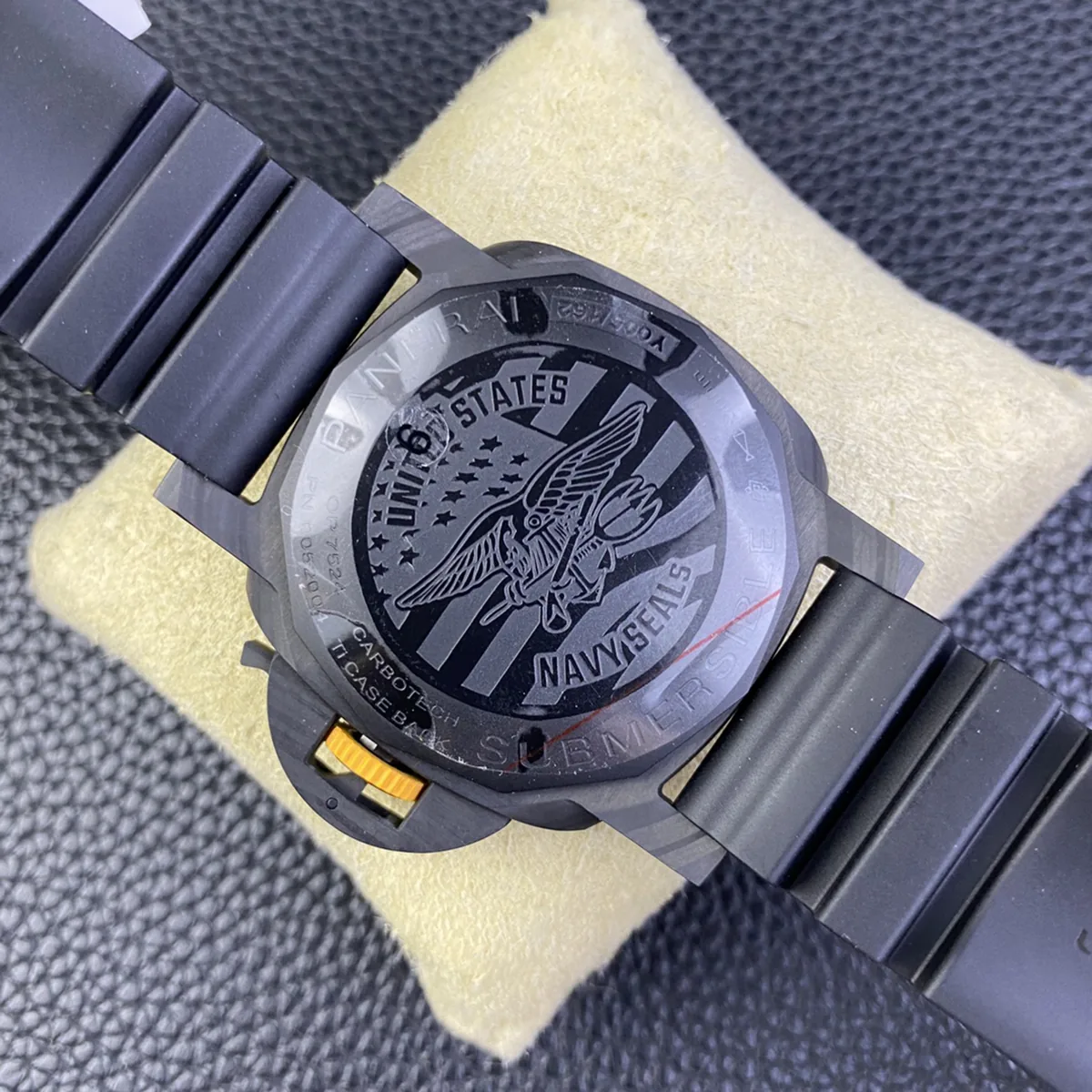 PAM1324 Submersible GMT Carbotech™ Navy Seals 44mm - Imagen 7