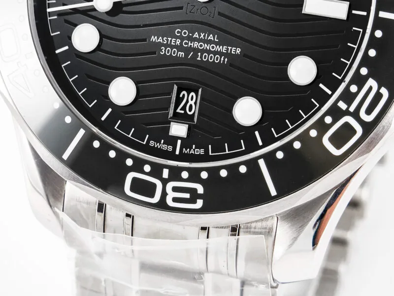 Seamaster Diver 300M VSF 1:1 Best Edition schwarze Keramik schwarzes Zifferblatt am SS-Armband A8800 V2 – Bild 11