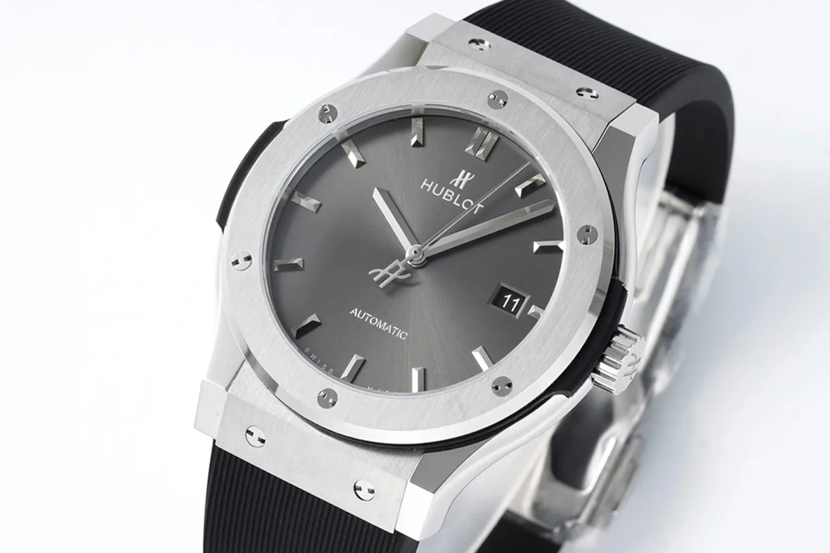 Classic Fusion Automatic 42mm Grey Dial on Rubber Strap