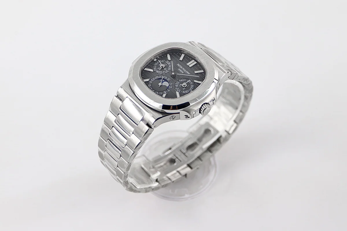 Nautilus 5740 Grey Dial in Steel