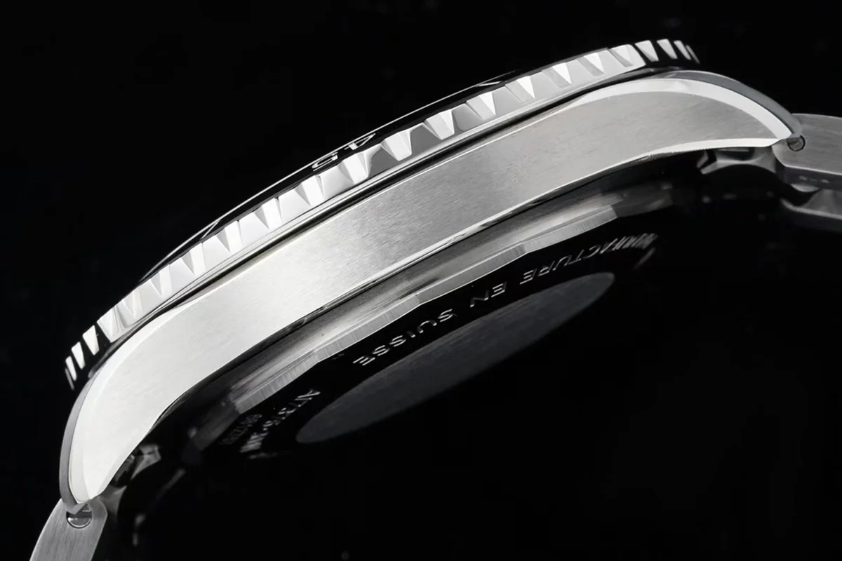 Superocean Automatic 44 Ref: A17376A31L1A1